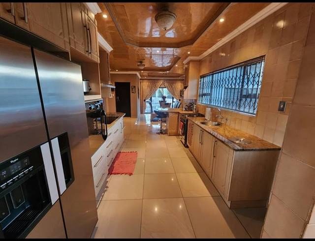 4 BEDROOM HOUSE FOR SALE IN GREENHILLS